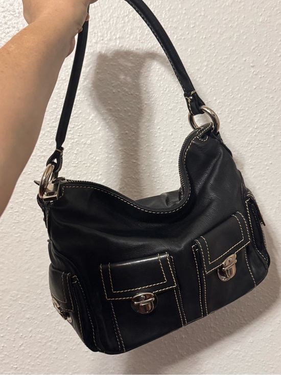 Marc Jacobs Handbags - Marc Jacobs Blake Black Leather hobo Bag with Cream Contrast Stitching